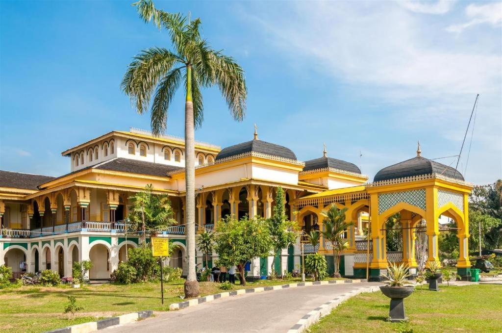 Oyo 619 Naufal Guest House Syariah Medan Exterior foto