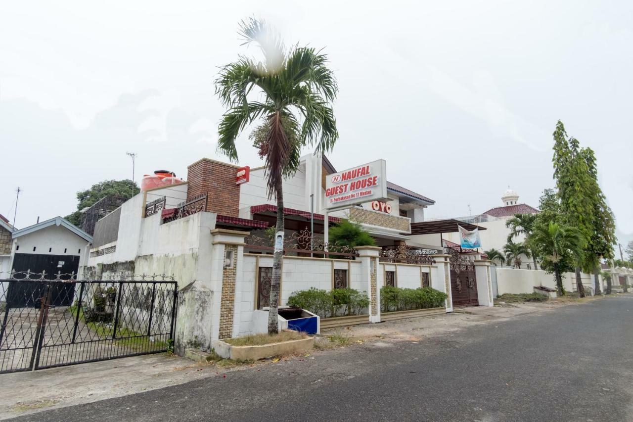 Oyo 619 Naufal Guest House Syariah Medan Exterior foto